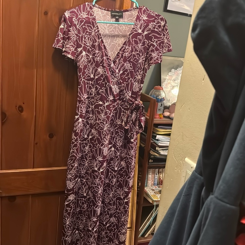 Fortune & Ivy Floral Flowy Midi Maroon Dress Size Small